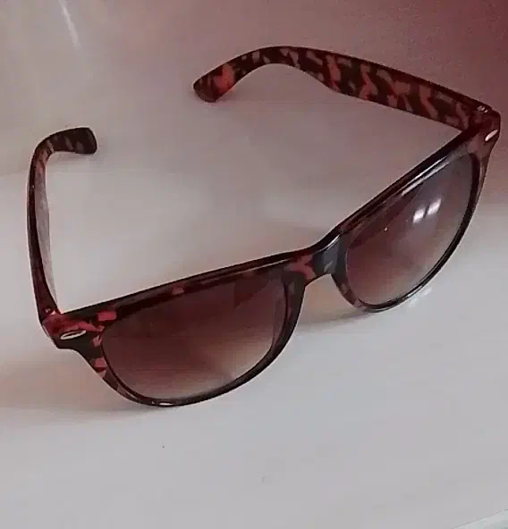 ۲ عدد عینک افتابی زنانه|بدلیجات|کرمانشاه, |دیوار