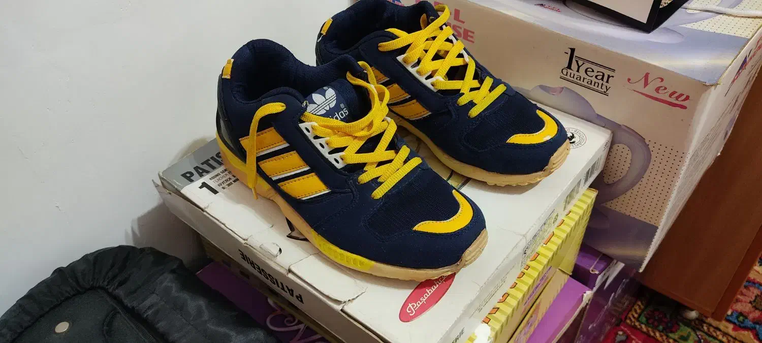 کفش کتانی آدیداس درحد|کیف، کفش، کمربند|تالش, هشتپر|دیوار