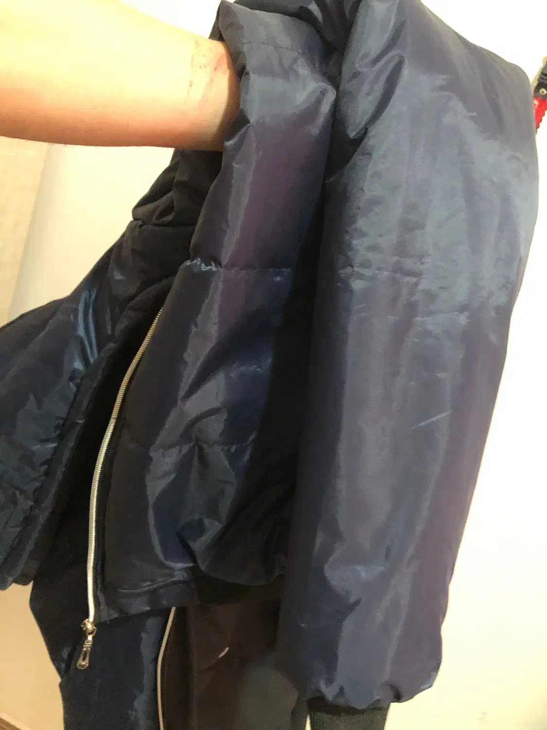 کاپشن نو نو|لباس|رشت, توشیبا|دیوار