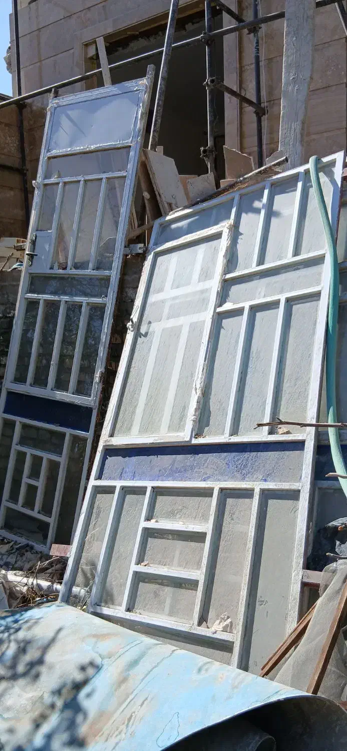 در و پنجره سالم و آماده|مصالح و تجهیزات ساختمان|مهریز, |دیوار