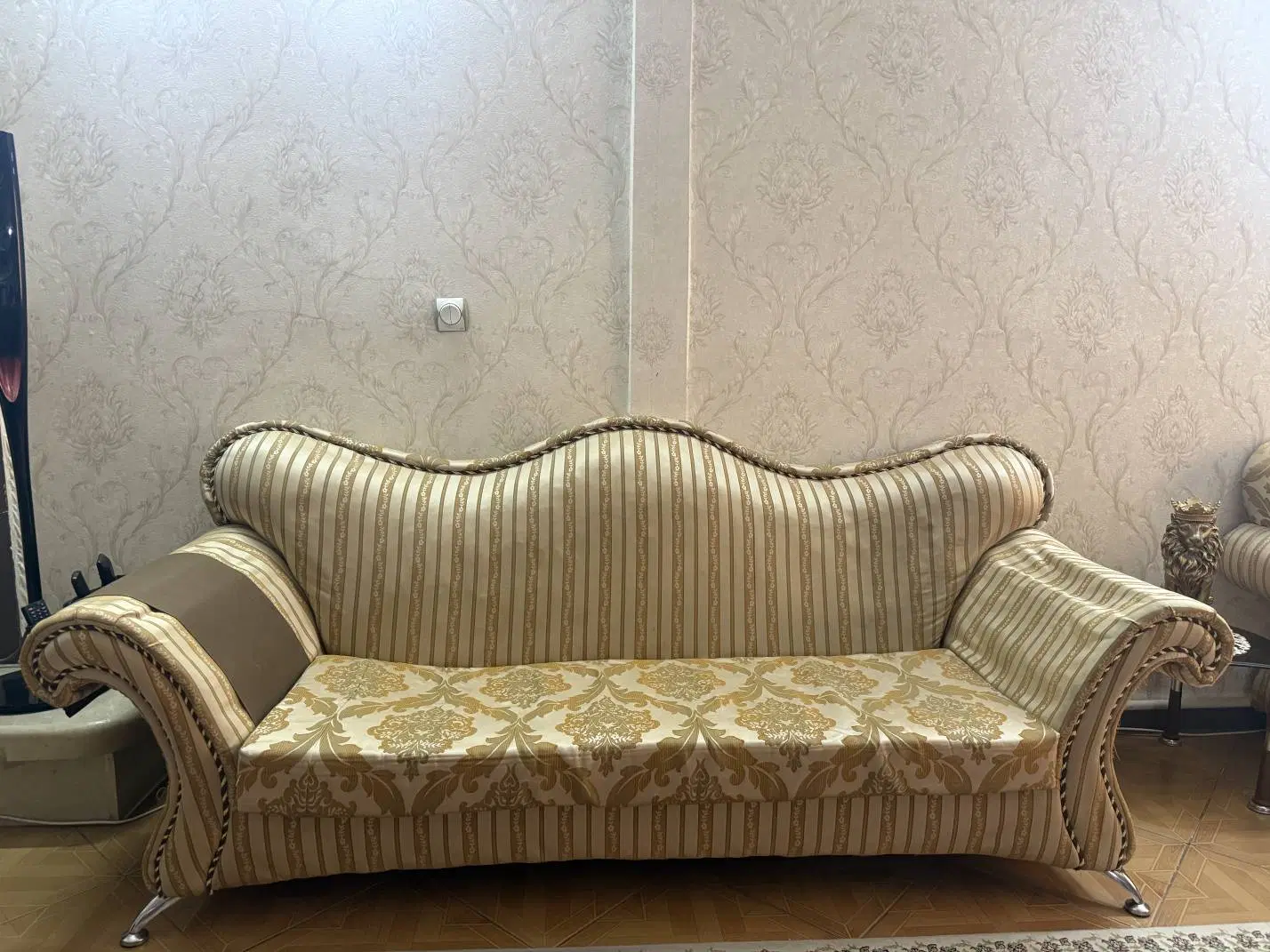 مبل استیل راحتی ۷ نفره|مبلمان خانگی و میز عسلی|کرج, دهقان ویلا|دیوار