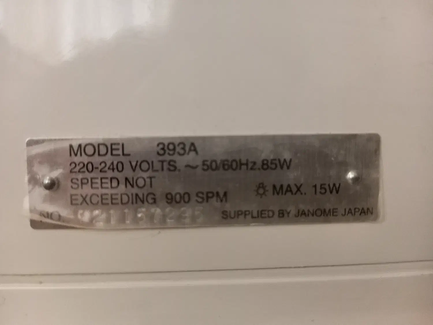 چرخ خیاطی ژانومه ۳۹۳A|چرخ خیاطی و ریسندگی|ساری, |دیوار