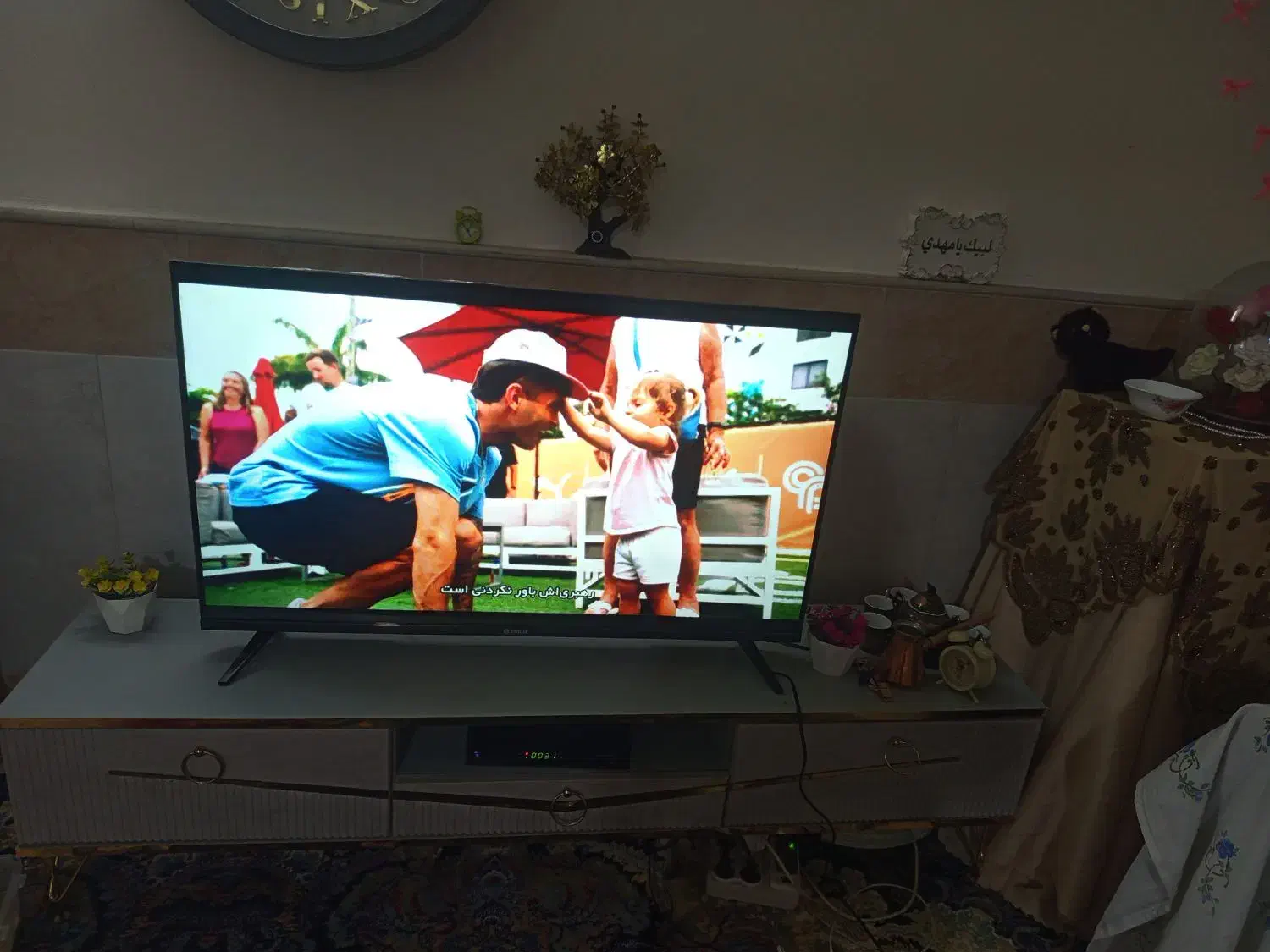 ال ای دی تلویزیون|تلویزیون و پروژکتور|قم, چهل درخت‎|دیوار