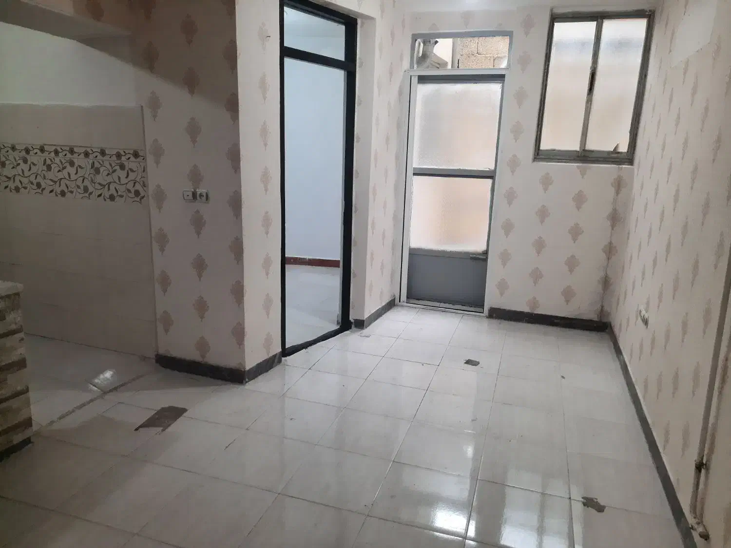 اجاره سوئیت با پارکینگ اختصاصی|اجارهٔ خانه و ویلا|رشت, حمیدیان|دیوار