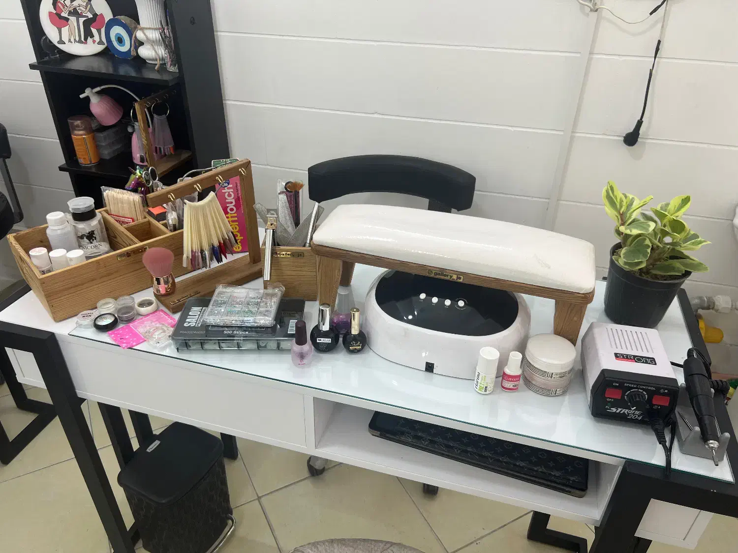 وسایل کاشت ناخون در حد نو|آرایشی، بهداشتی، درمانی|قرچک, مهدیه|دیوار