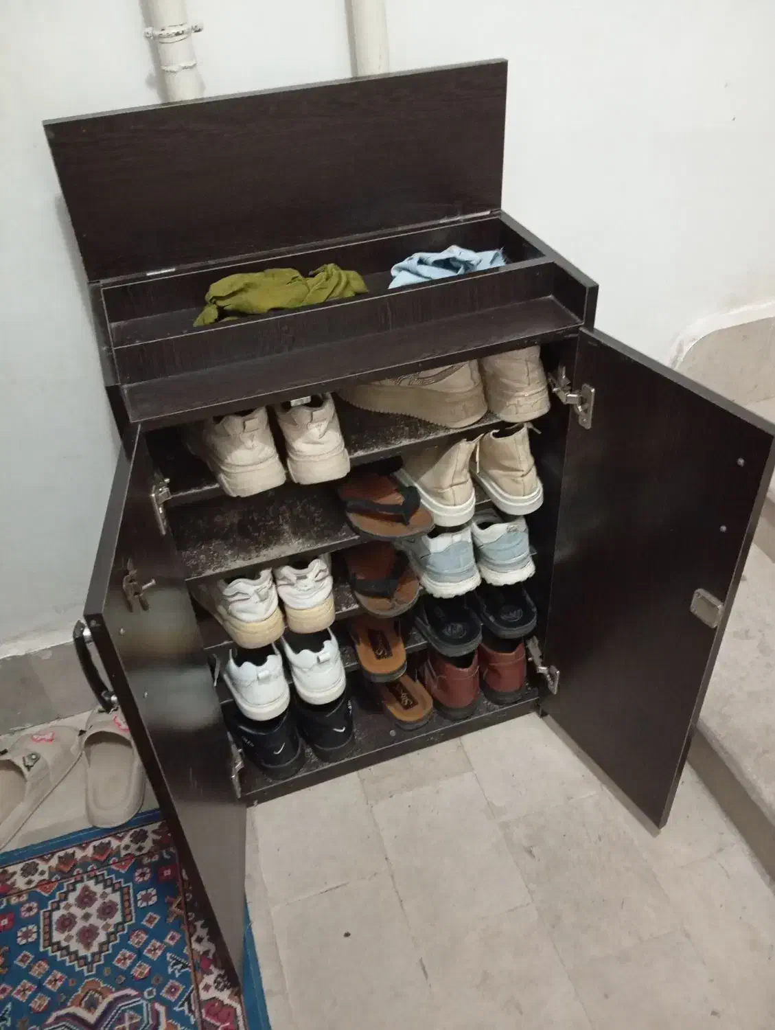 جاکفشی سالم در صومعهسرا|جاکفشی، کمد، دراور|صومعهسرا, |دیوار