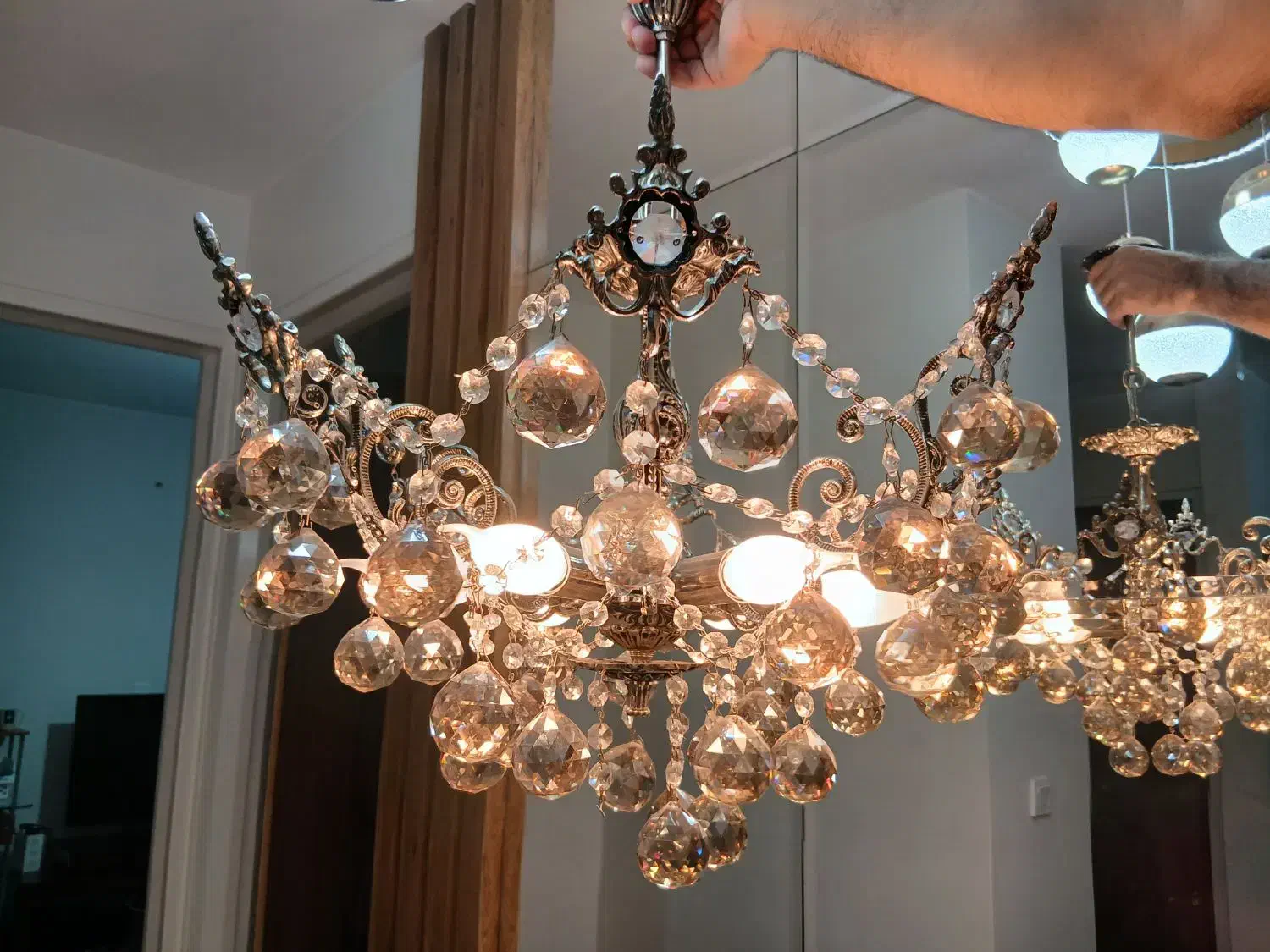 دوعدد لوستر برنج|لوستر و چراغ آویز|اراک, |دیوار