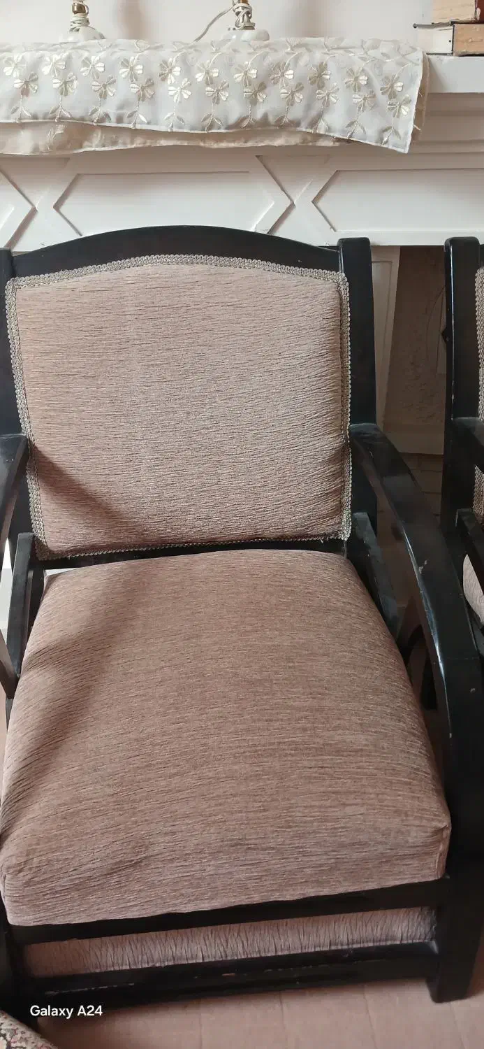 فقط به علت کمبود جا قیمت توافقی|مبلمان خانگی و میز عسلی|خوانسار, |دیوار