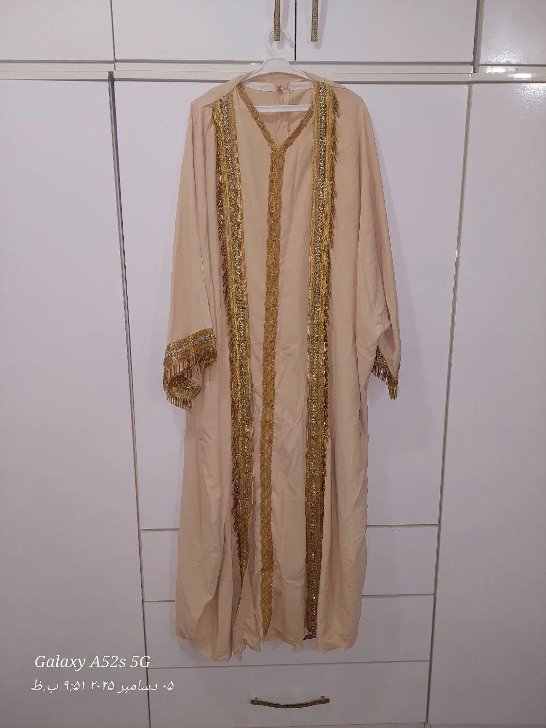 مانتوعبایی|لباس|شوش, |دیوار