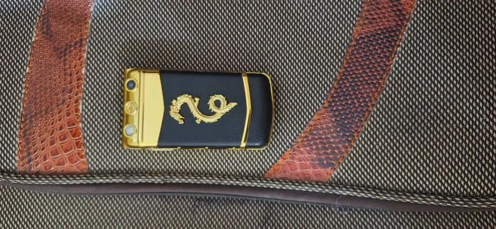 یک دستگاه گوشی موبایل  ورتو  V77 تاشو|موبایل|شیراز, معالی‌آباد|دیوار