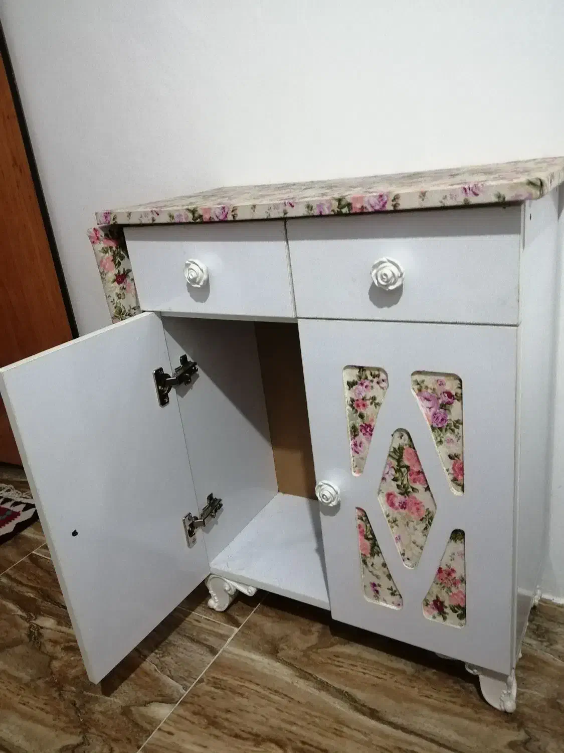 میز اتو|اتو و لوازم اتو|مشکین‌دشت, |دیوار