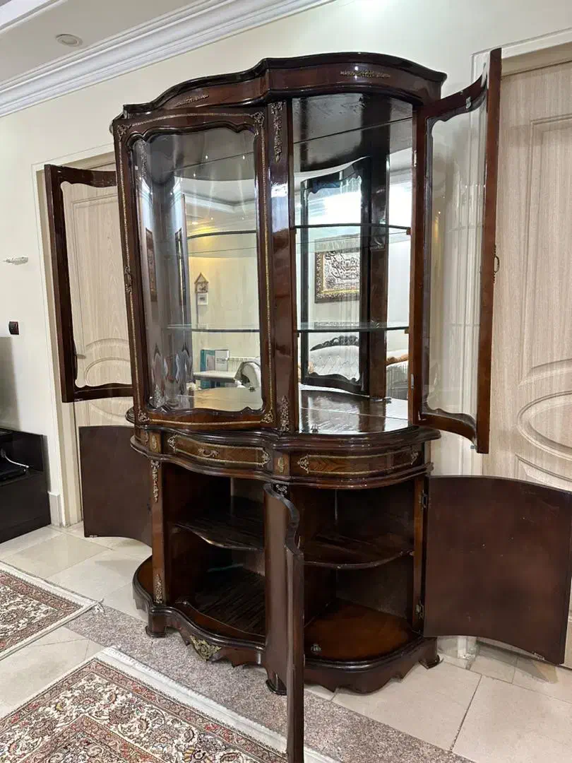 بوفه سه در رنگ متالیک چوب اصل تمیز دو تکه|بوفه، ویترین، کنسول|تهران, فلسطین (میدان انقلاب)|دیوار