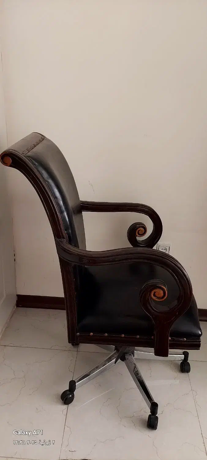 صندلی مدیریت لوکس|مبلمان اداری|اندیشه, شهرک صدف|دیوار