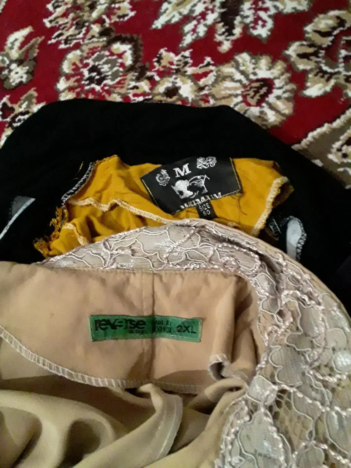 لباس|لباس|خرم‌آباد, |دیوار