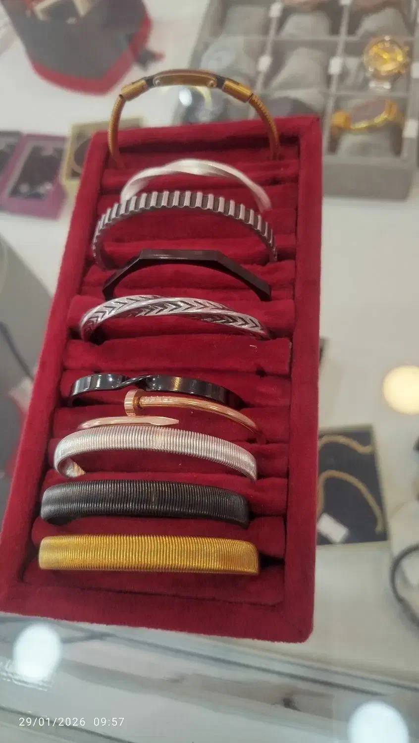 بنگل مردونه|بدلیجات|تربت جام, پاسداران|دیوار