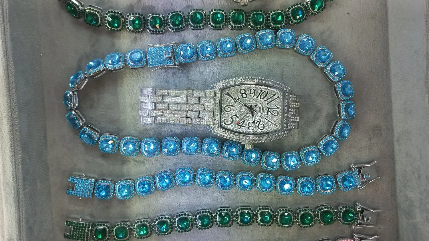 گردنبند تنیسی نگین بزرگ اسپرت رنگ کمیاب|بدلیجات|تهران, نیروی هوایی (پیروزی)|دیوار