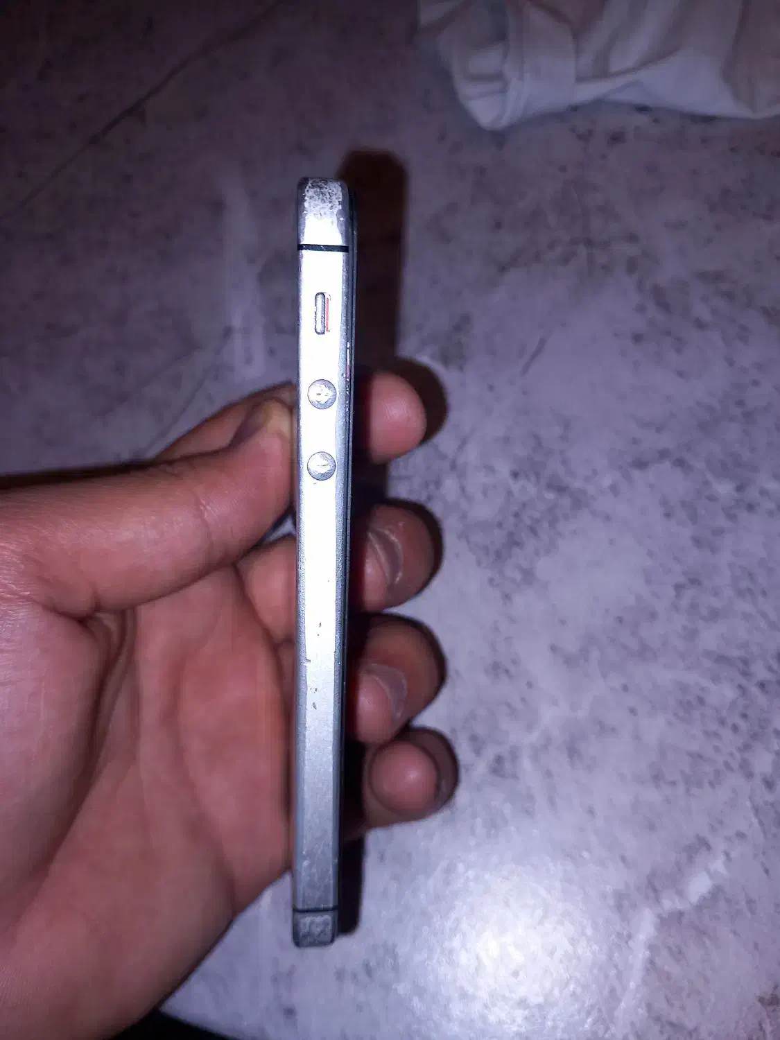 ایفون|موبایل|شیراز, قدوسی غربی|دیوار