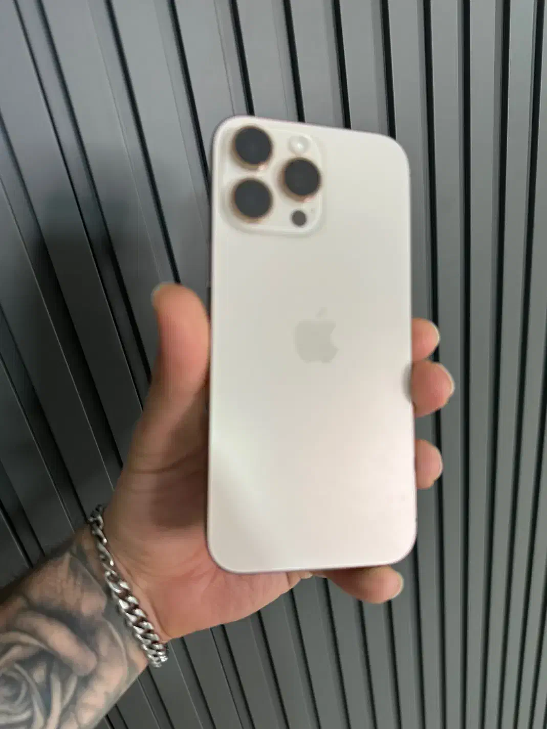 Iphone16 pro mx باگارانتی باطری۹۹نقدواقساط|موبایل|شیراز, زند|دیوار