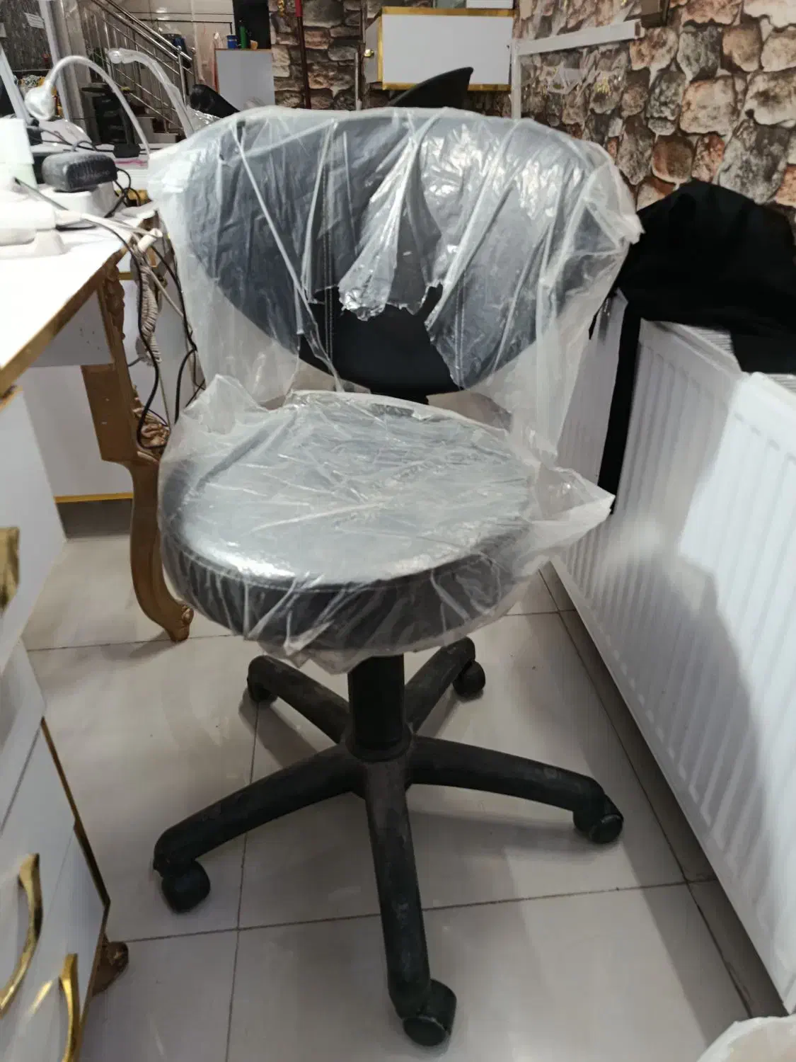 صندلی تابوره،چرخدار|آرایشگاه و سالنهای زیبایی|شاهینشهر, عطار|دیوار