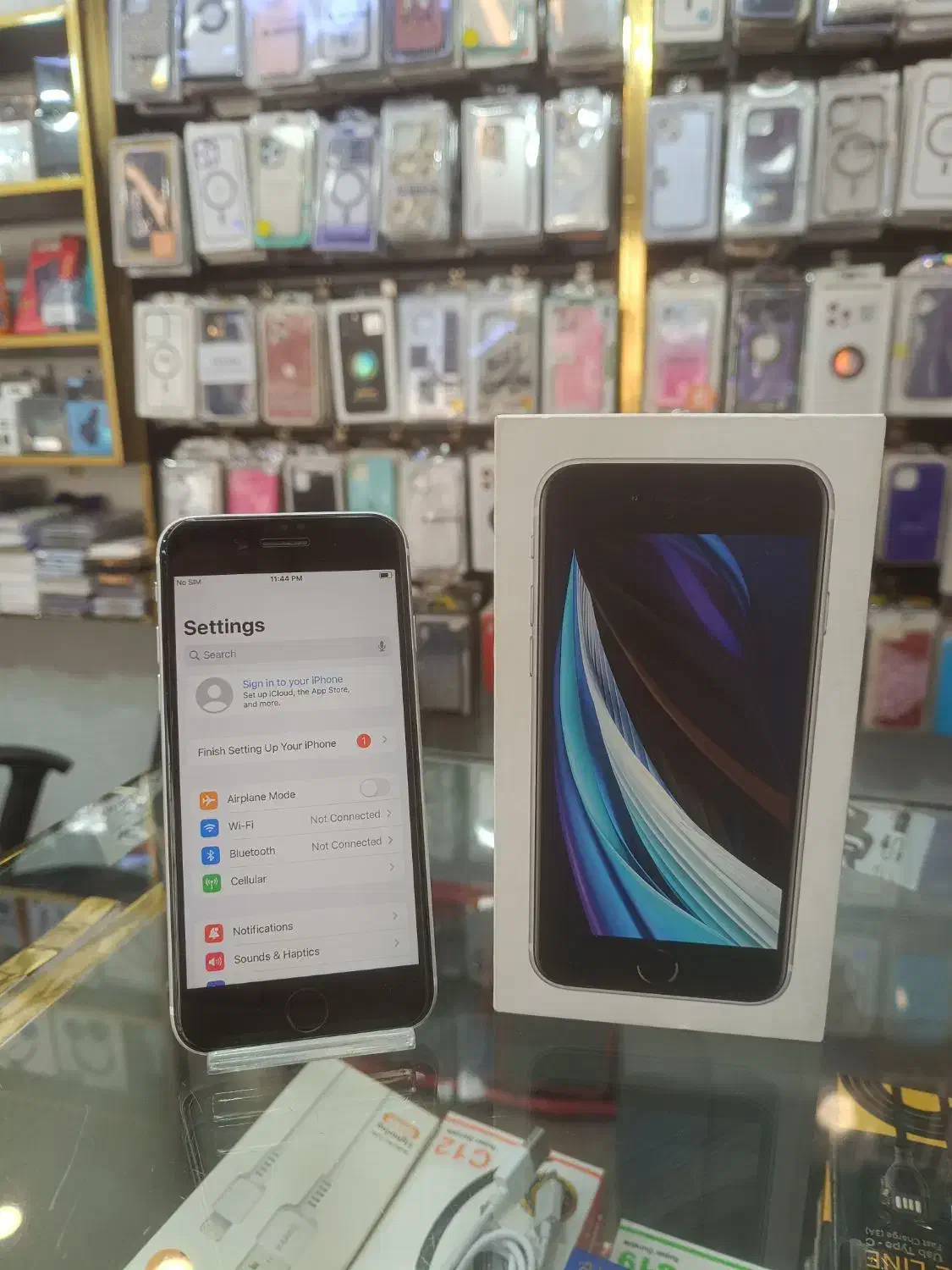 iphone SE 2020 128 پلمپ و بازنشده..سلامت|موبایل|کرج, حسینآباد|دیوار