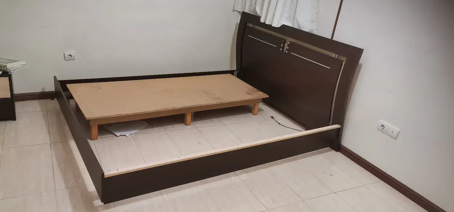 زیر تلویزیونی. سرویس خواب. کمد|تخت و سرویس خواب|شیراز, کوی فرهنگیان|دیوار