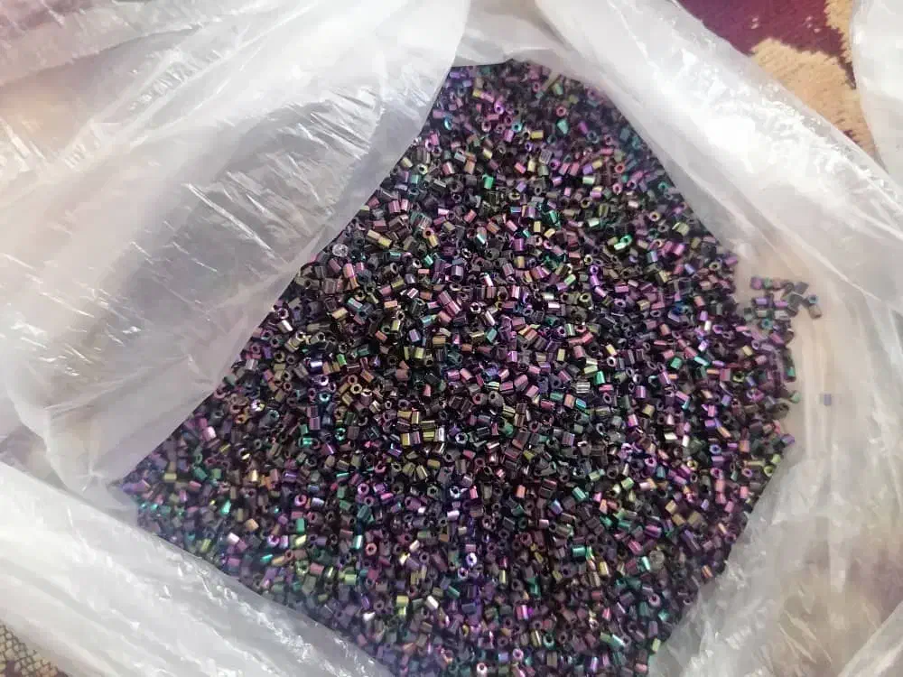 مقدار زیادی ملیه و منجوق هست|لوازم خیاطی و بافتنی|ارومیه, |دیوار