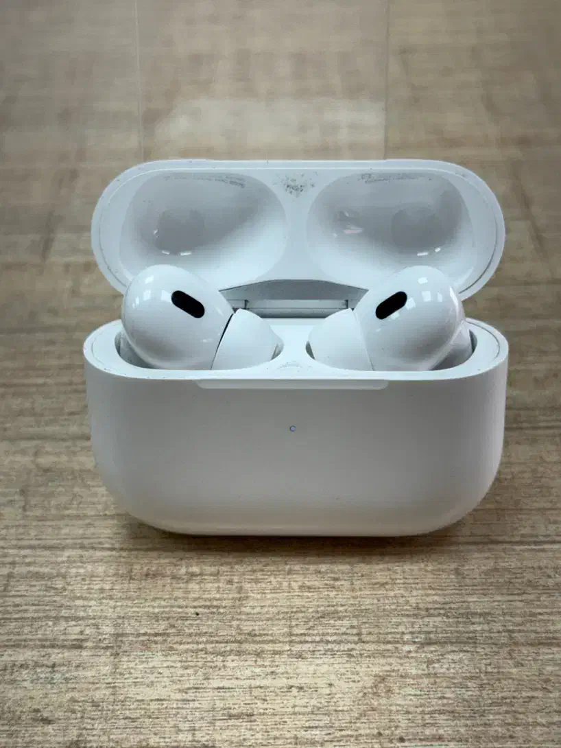 ایرپاد پرو ۲ اصلی در حد تمیز و سالم یک سال کارکرد|لوازم جانبی موبایل و تبلت|چهاردانگه (تهران), |دیوار