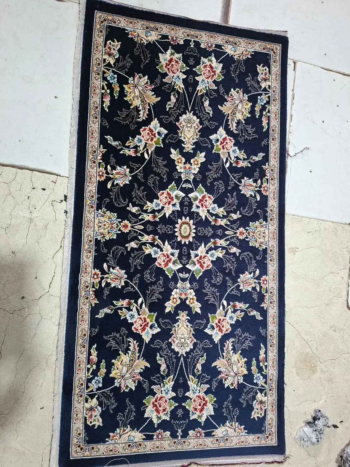 پشتی نیگار طوسی|پشتی|قم, نیروگاه|دیوار
