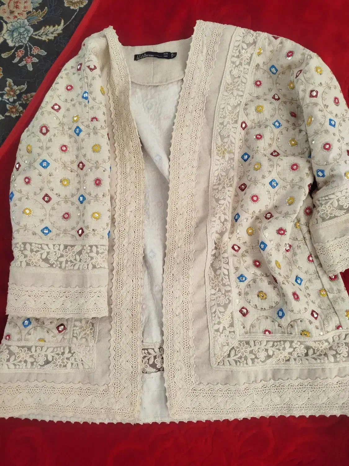 لباس‌|لباس|شال, |دیوار