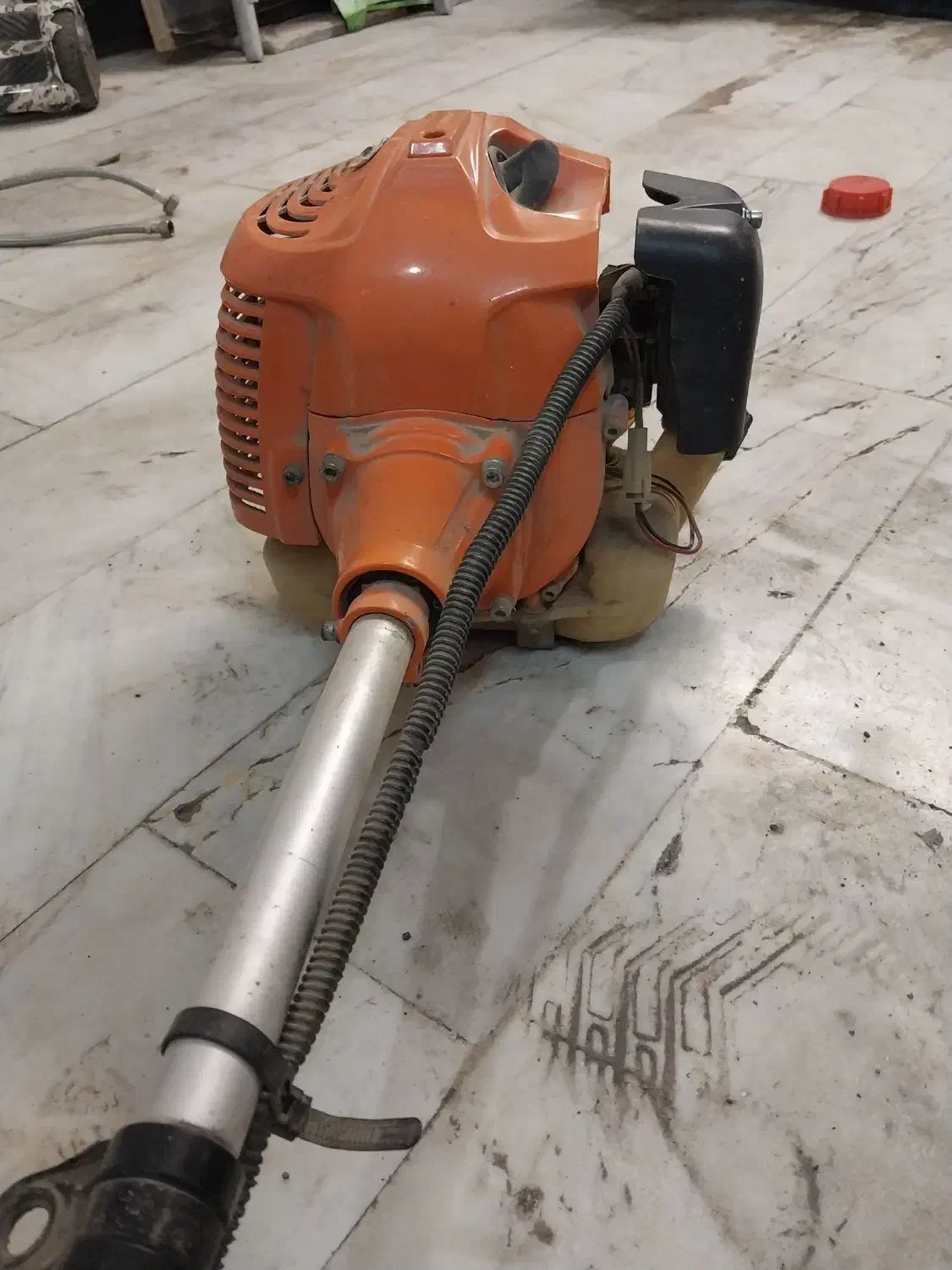 حاشیه زن|خدمات باغبانی و درختکاری|ملارد, |دیوار