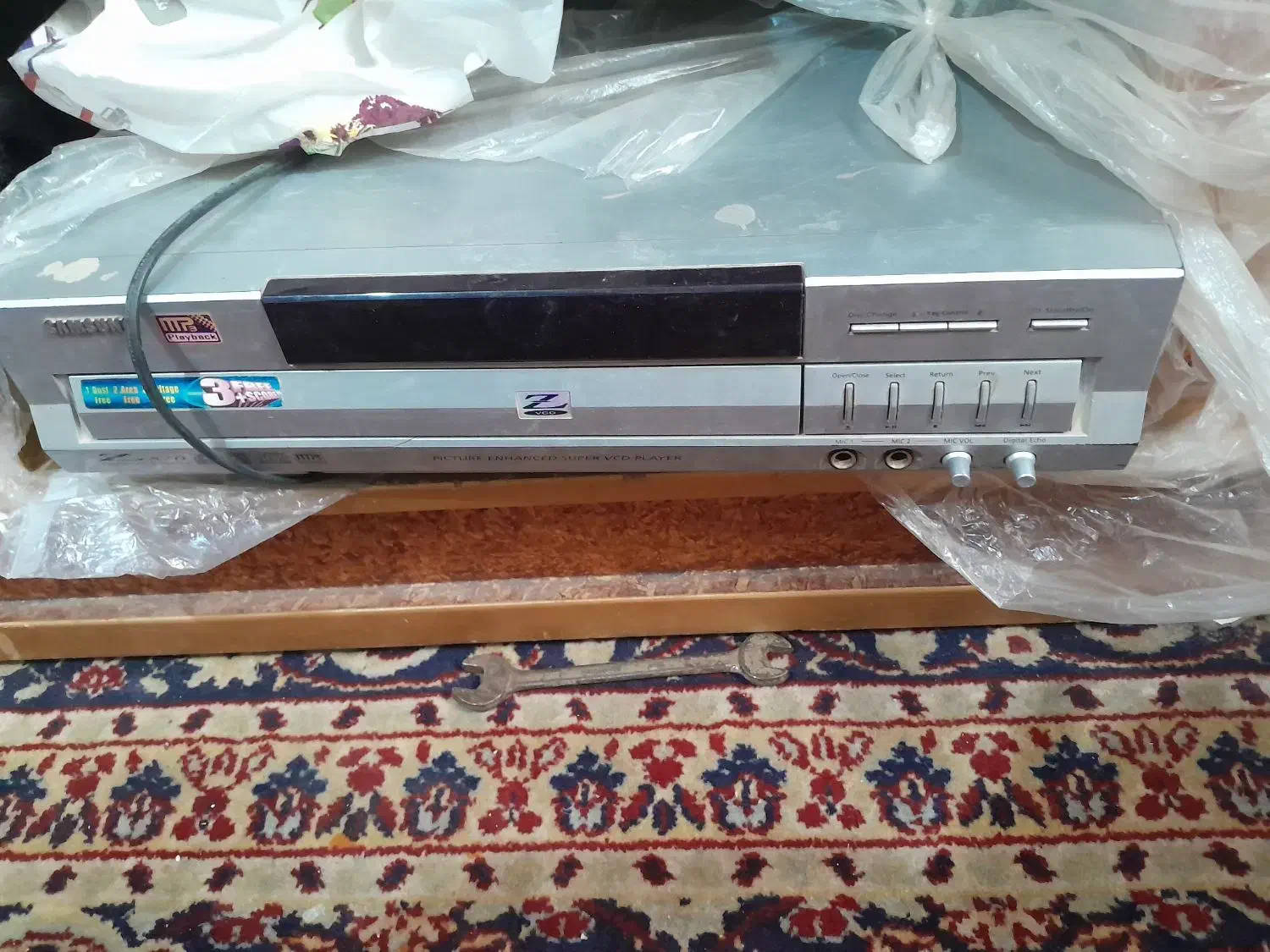 تلوزیون و سی دی ۳ دیسک|صوتی و تصویری|کوهدشت, |دیوار