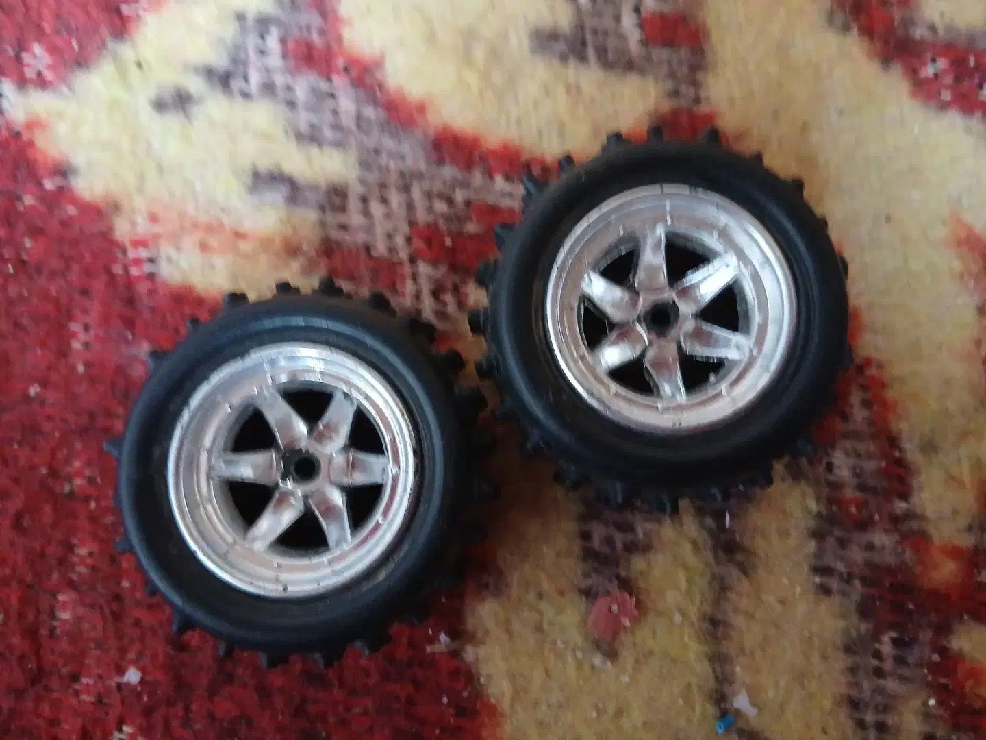 تایر ماشین کنترلی|اسباب‌‌بازی|ملکان, |دیوار