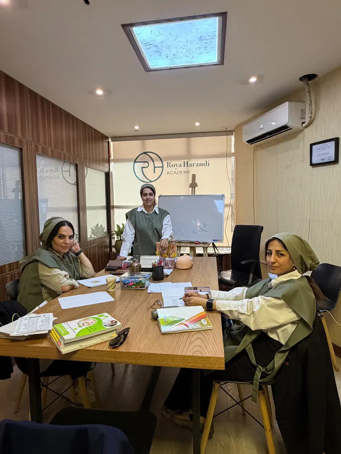 دوره صفرتاصد پوست و تجهیزات زیبایی|خدمات آموزشی|تهران, پونک|دیوار