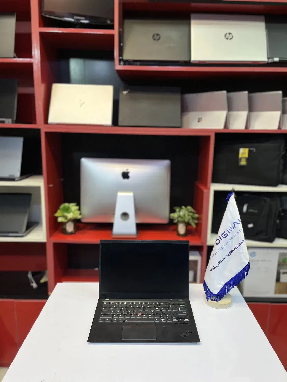Lenovo x1 carbon i5 نسل هشتم فوق باریک و سبک|رایانه همراه|بندر انزلی, سامانسر|دیوار