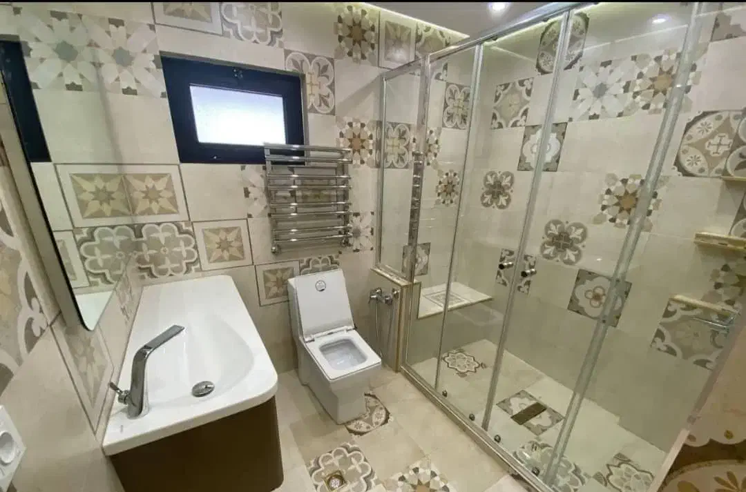 ۷۶۰متر بنا،۲۰۰متر حیاط ۸ خواب ۱۰ پارکینگ دربست