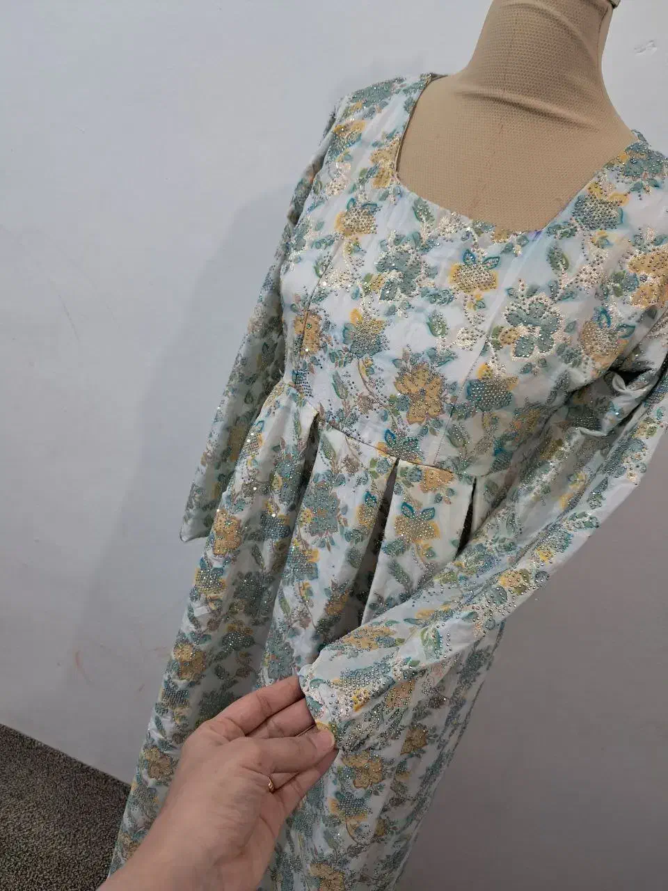 خیاطی بچگانه وزنانه|لباس|بستک, |دیوار