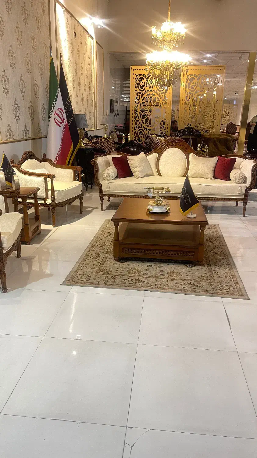 تخفیف ویژه مبل کلاسیک و نئوکلاسیک تا ۳۳ درصد|مبلمان خانگی و میز عسلی|یزد, |دیوار