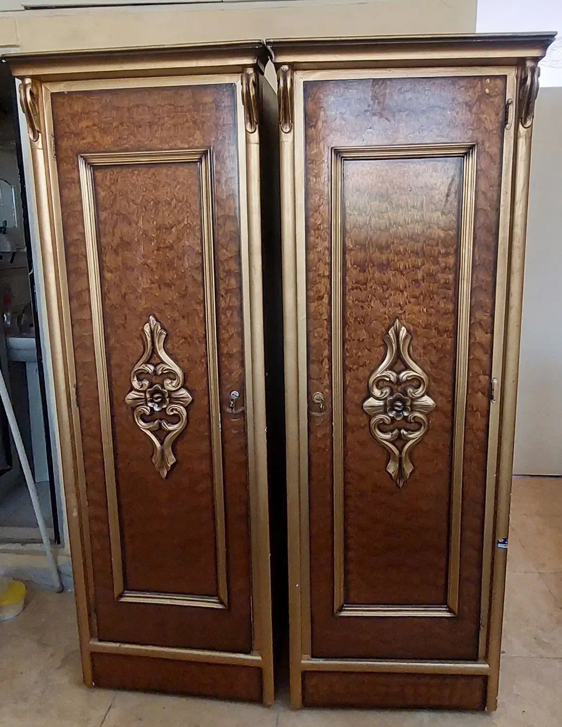 تخت،کمد،میزآرایش،دو عدد میز عسلی،جاکفشی و جالباسی|تخت و سرویس خواب|قم, باجک سه|دیوار