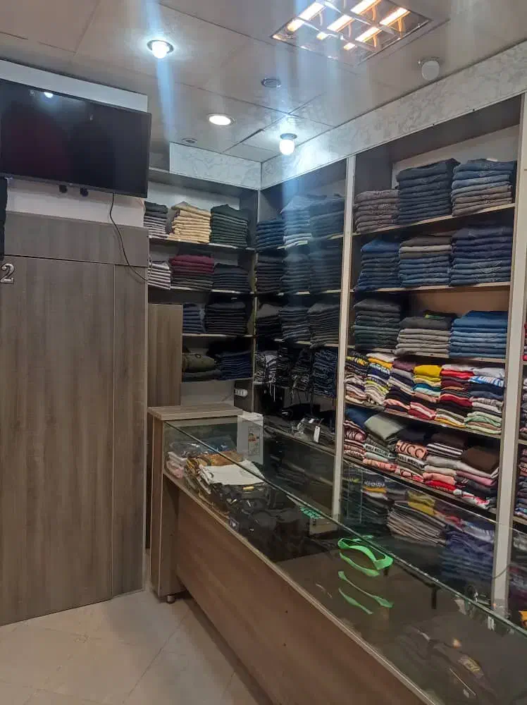 فروش مغازه پوشاک مردانه زیر قیمت|فروشگاه و مغازه|سیرجان, |دیوار