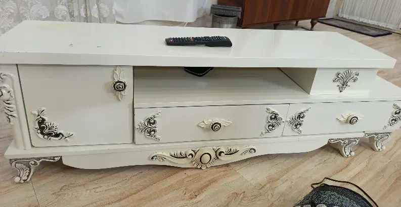 میز تلوزیون|میز تلویزیون|نیشابور, دارایی|دیوار