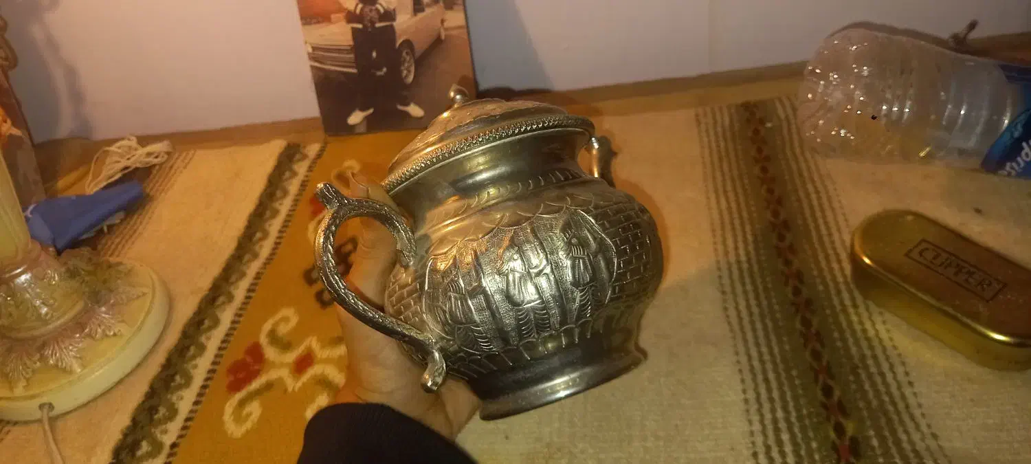 قوری طرح هخامنشی انتیک و حکاکی شده|کلکسیون اشیاء عتیقه|بوشهر, |دیوار