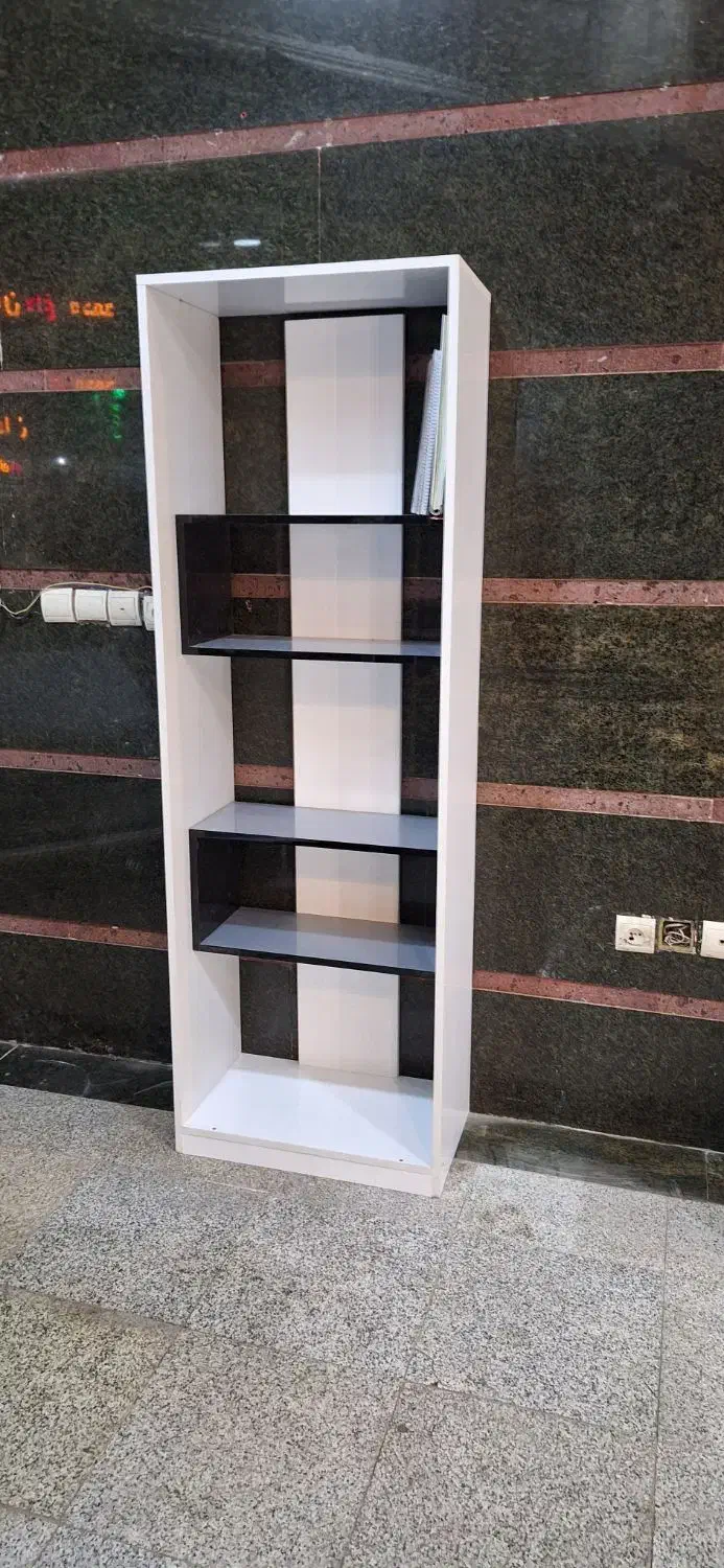 کتابخانه|کتابخانه، شلف، قفسه‌های دیواری|پردیس, شهرک صنعتی خرمدشت فاز ۷|دیوار