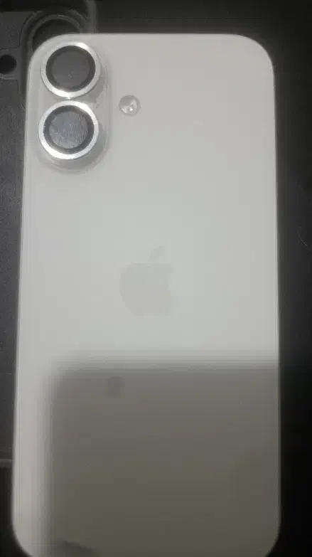 ایفون ۱۶ نرمال درحد|موبایل|تهران, فلسطین (میدان انقلاب)|دیوار