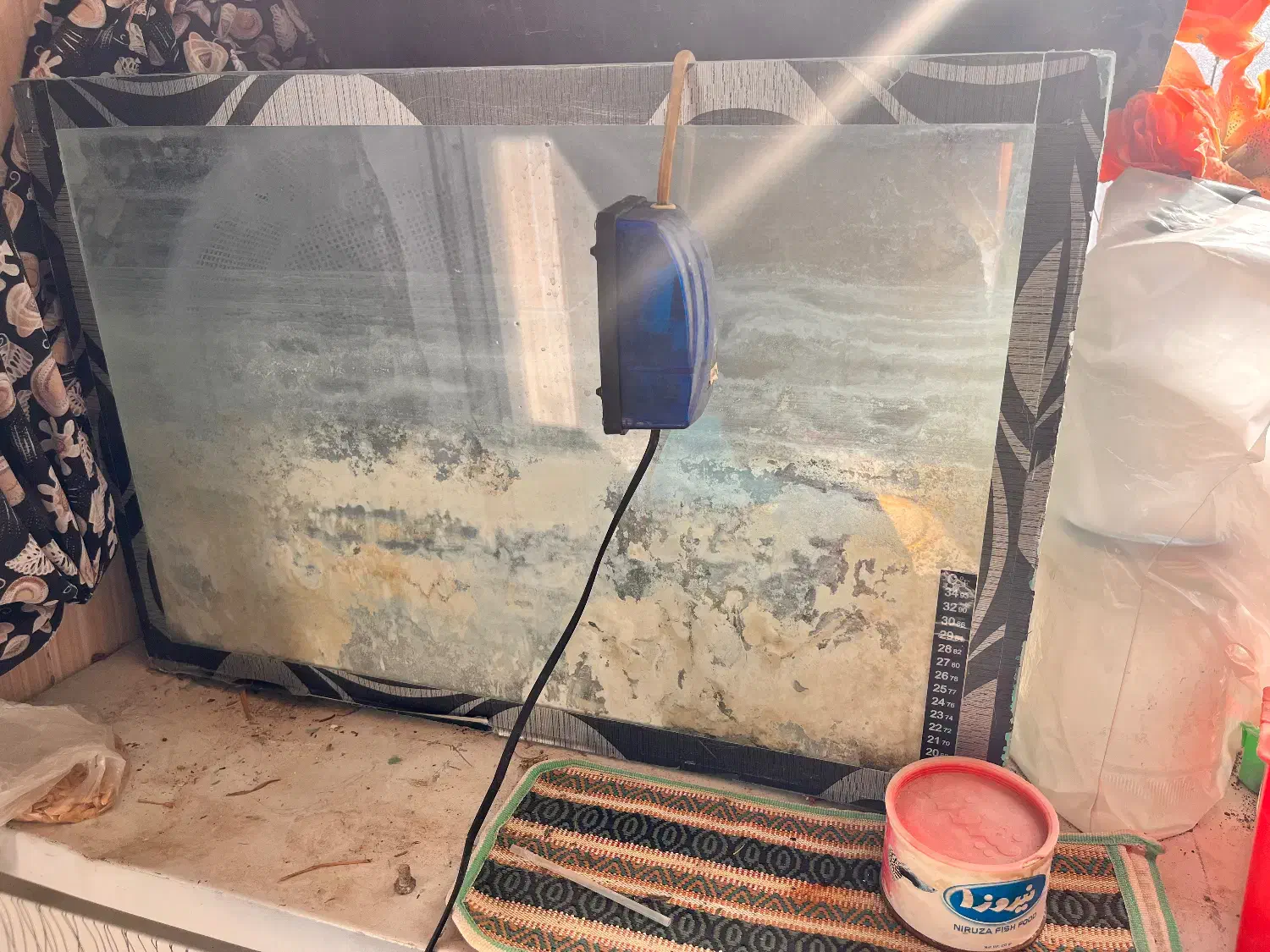 چرخ خیاطی نو بوفه و آکواریوم با وسایل کامل فوری|چرخ خیاطی و ریسندگی|بیرجند, |دیوار