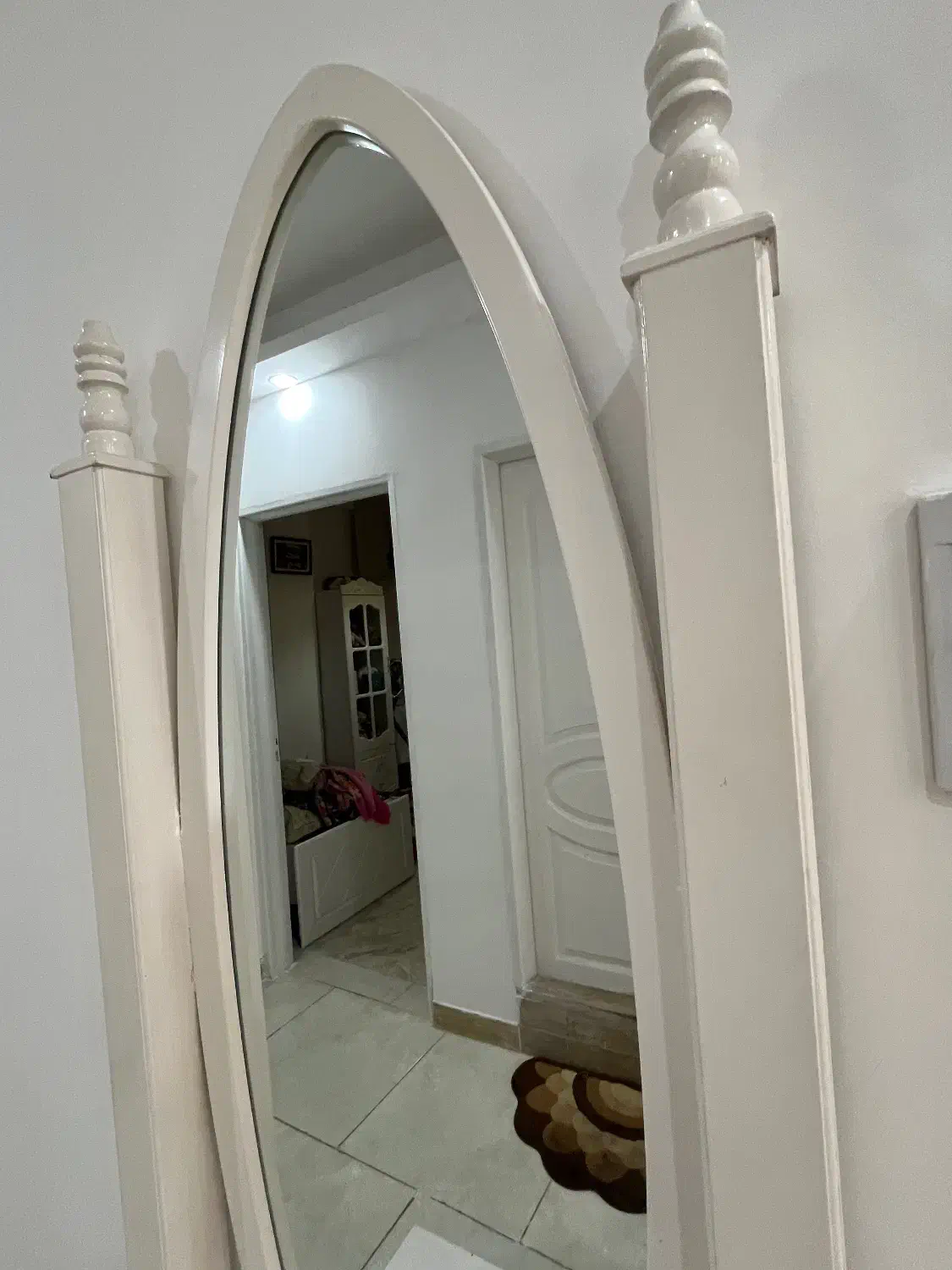 ایینه قدی کشودار قیمت مناسب|مبلمان خانگی و میز عسلی|گرگان, |دیوار