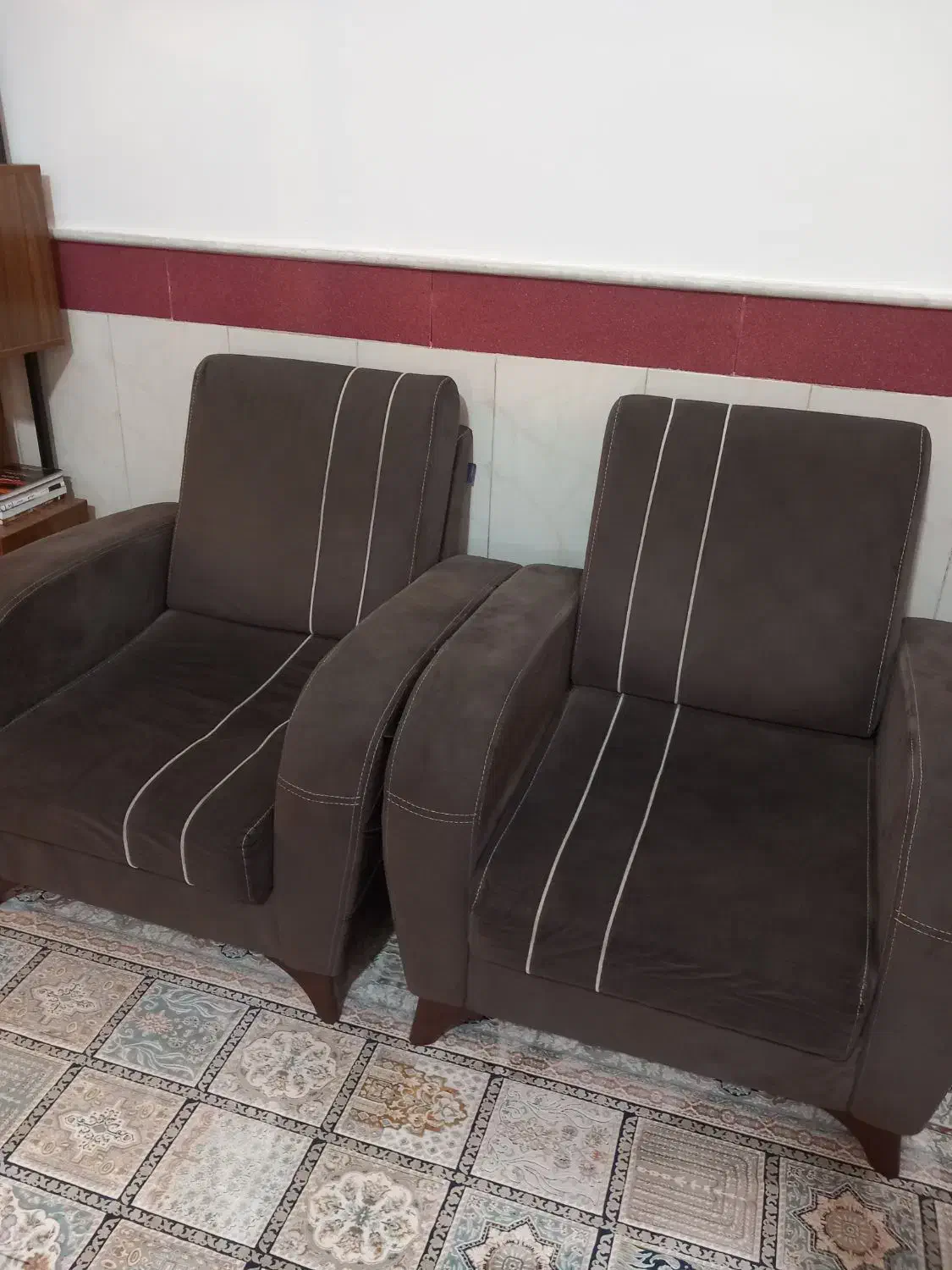 مبل ۷ نفره سالم|مبلمان خانگی و میز عسلی|قم, چهل درخت|دیوار