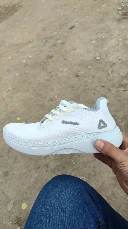 کفش طبی و کتونی|کیف، کفش، کمربند|پرند, فاز ۶|دیوار