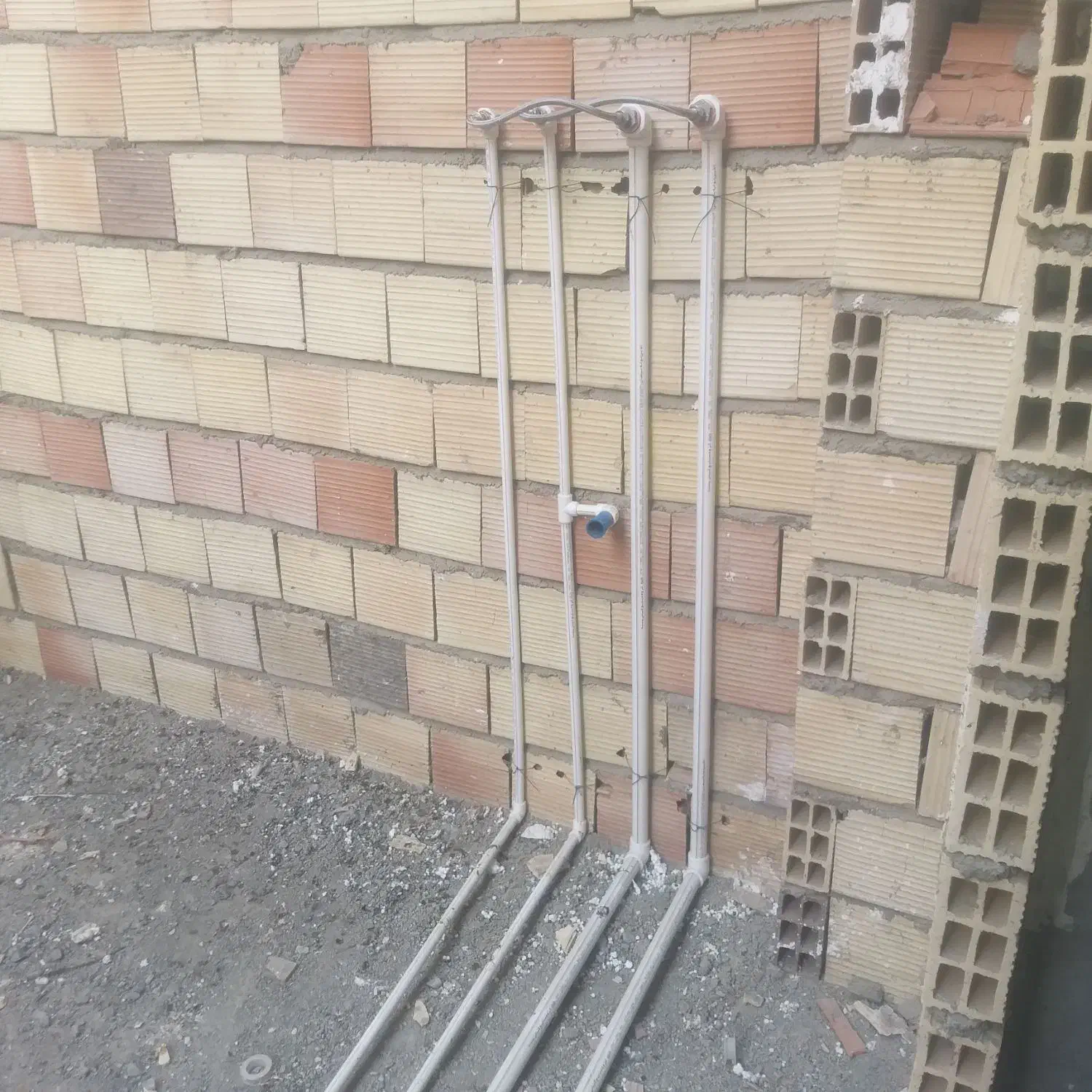 اجرای لوله کشی آب و فاضلاب وخرده کاری گاز|خدمات پیشه و مهارت|شهریار, فرارت|دیوار