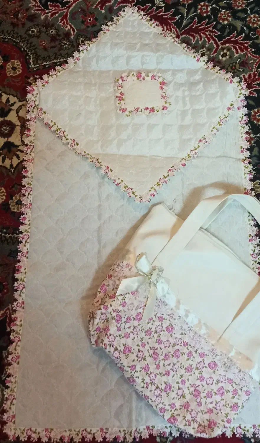 چادر نماز جشن تکلیف|لباس|شاهین‌شهر, حافظ شمالی|دیوار