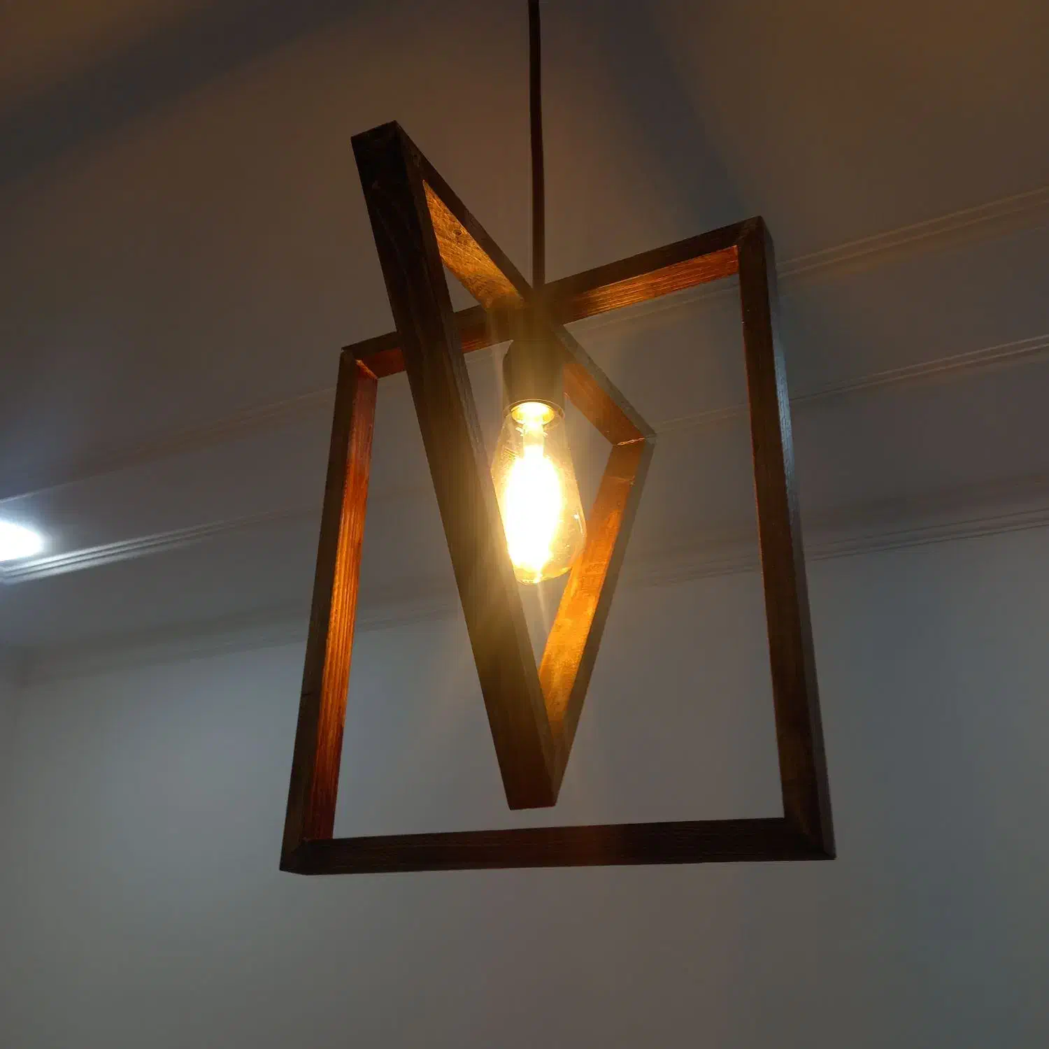 لوستر چوبی فانتزی (چوب روسی)|لوستر و چراغ آویز|یزد, |دیوار